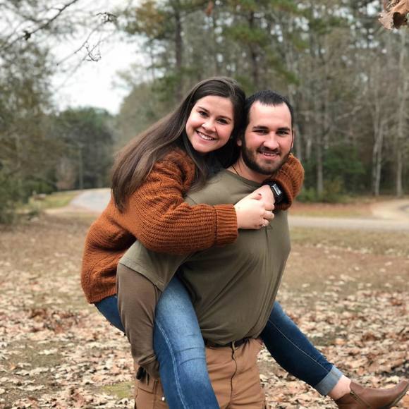 Meet your Posher, Madison - Picture 1 of 1